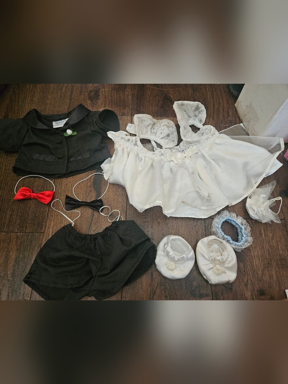 Build A Bear- Bride Wedding Dress w/shoes Bouquet & Garter Groom Shirt Bowtie.